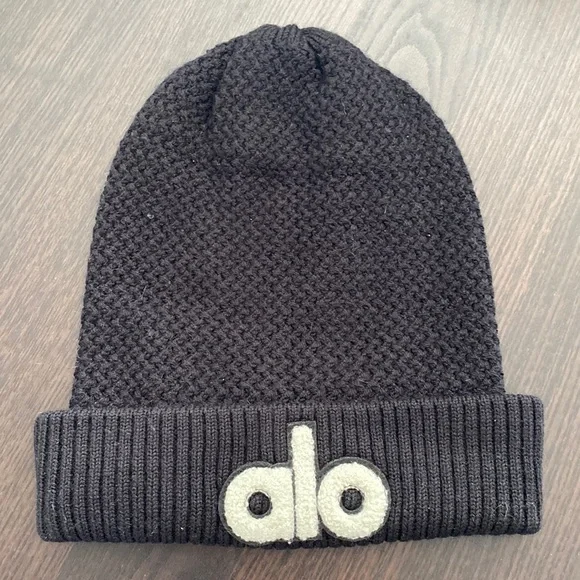 ALO Yoga Knit Beanie Hat in Charcoal Gray Notable Beanie - Athletic Heather Grey | ALO main image 4